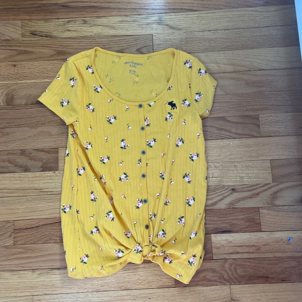 Great shirt for summer I’m good condition